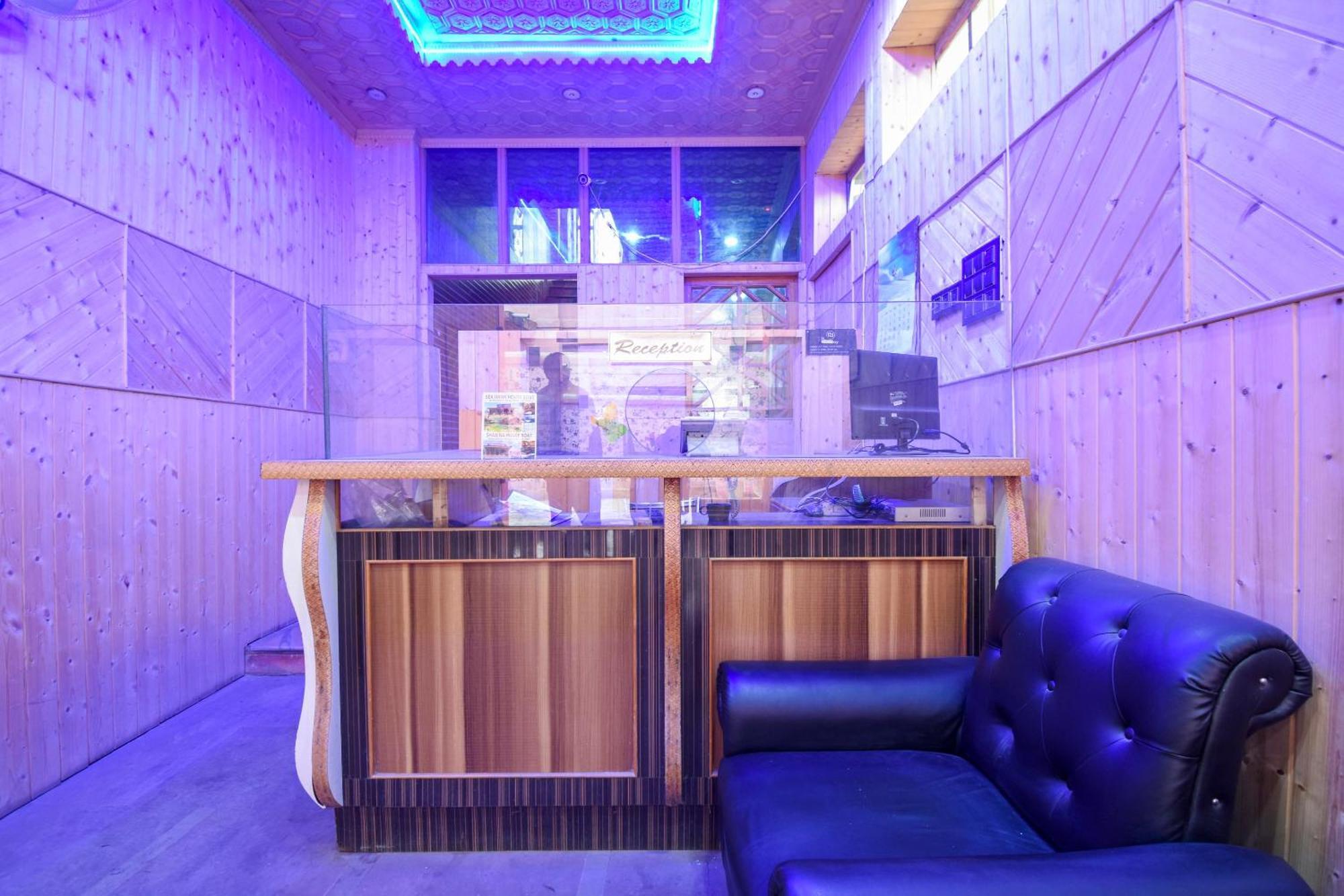Oyo Hotel New Divine Kashmir Durgjan Exterior photo